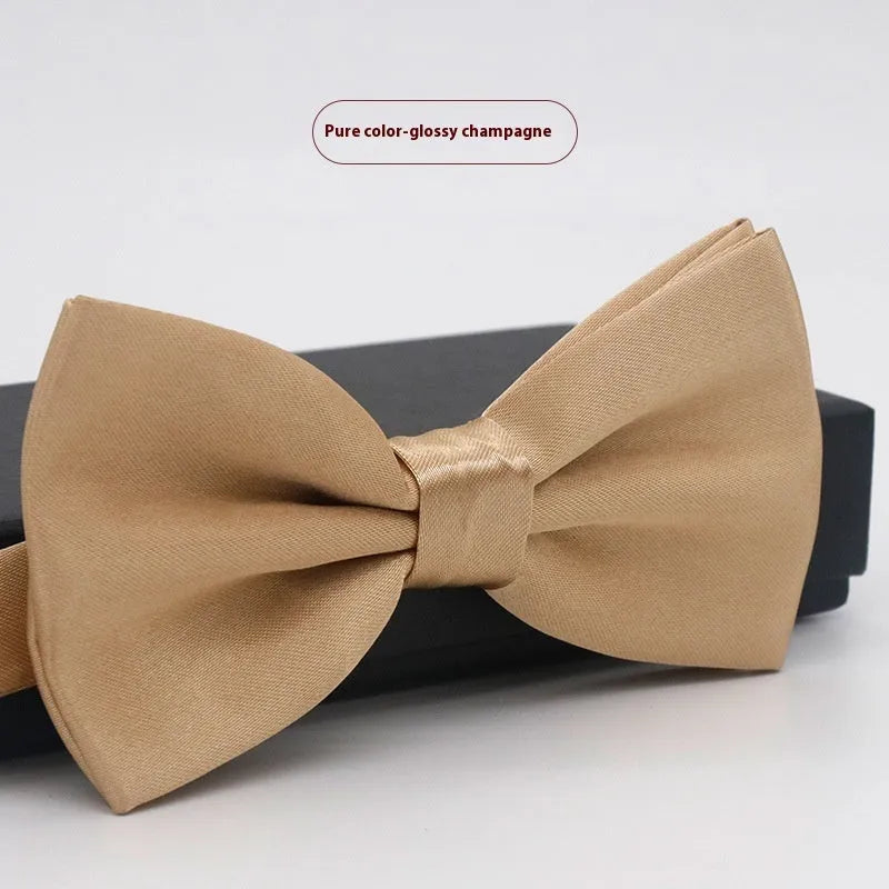 Flat head style bow tie in small plaid pattern measuring 12x6cm for formal wedding and business wear