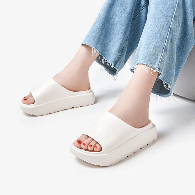 Women's thick-soled fish mouth beach slippers in beige with EVA injection moulded construction