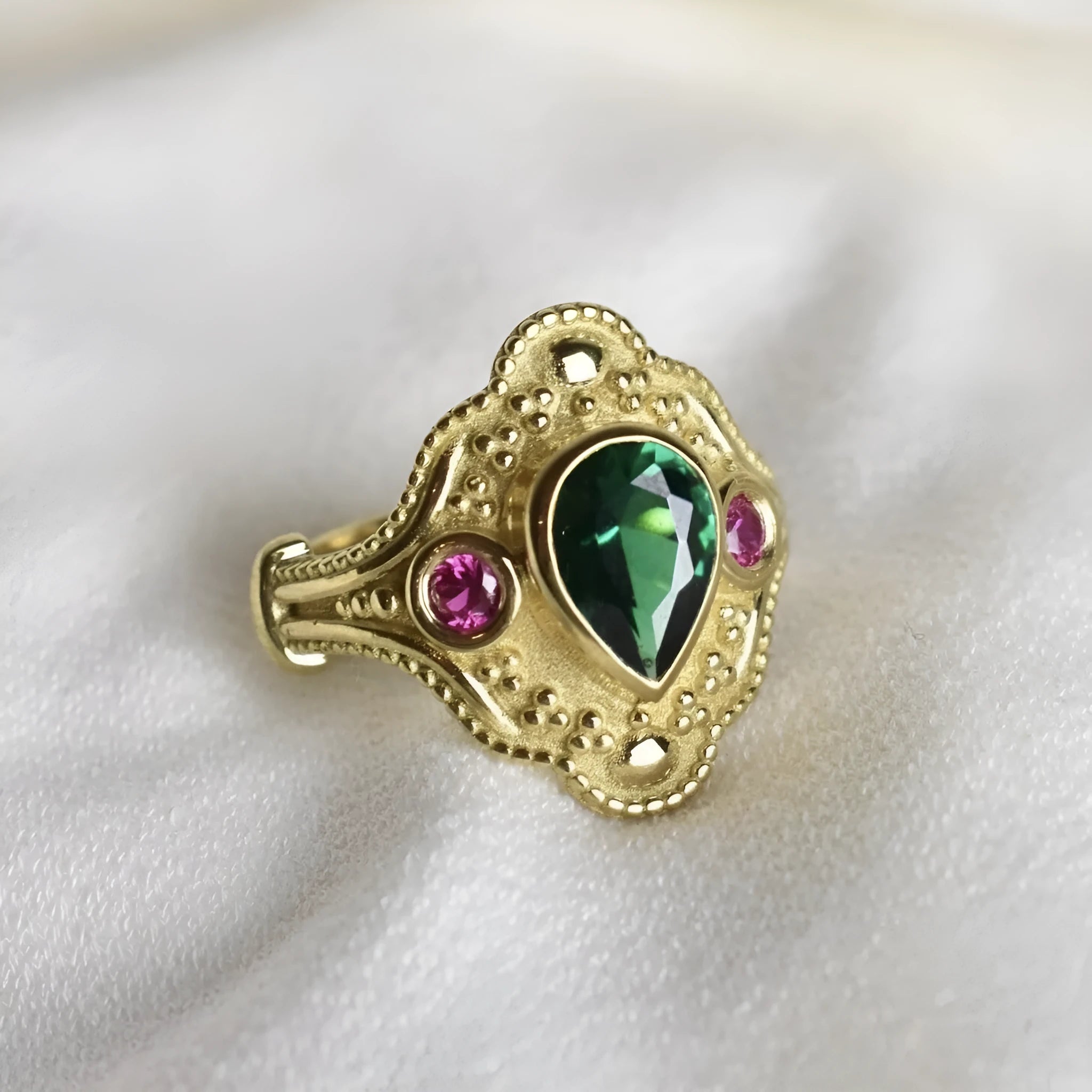 Women's geometric gold-plated ring in golden lvzuan colour showing angular design details