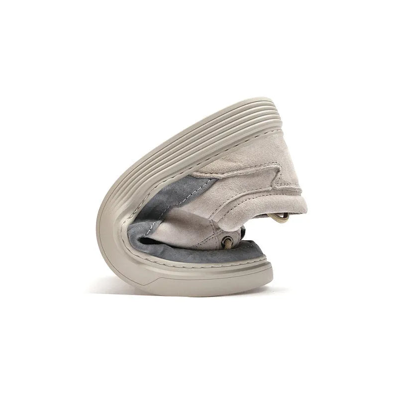 Men's grey pigskin leather skate shoes with rubber sole and lace-up closure
