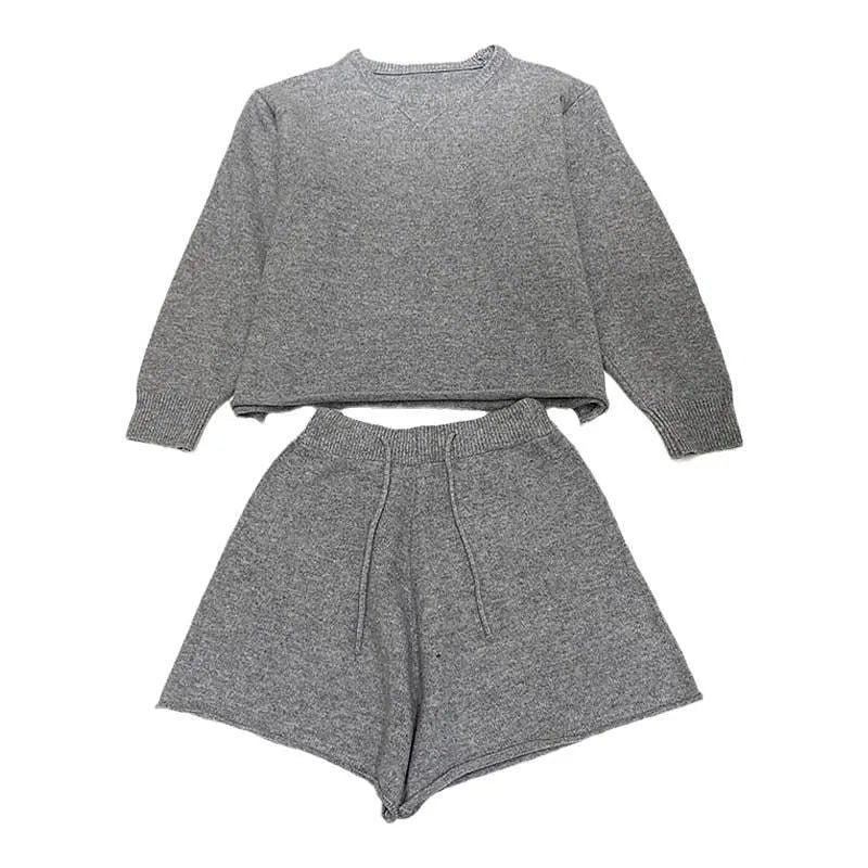Women's knitted sweater and wide leg shorts two-piece set in neutral colours