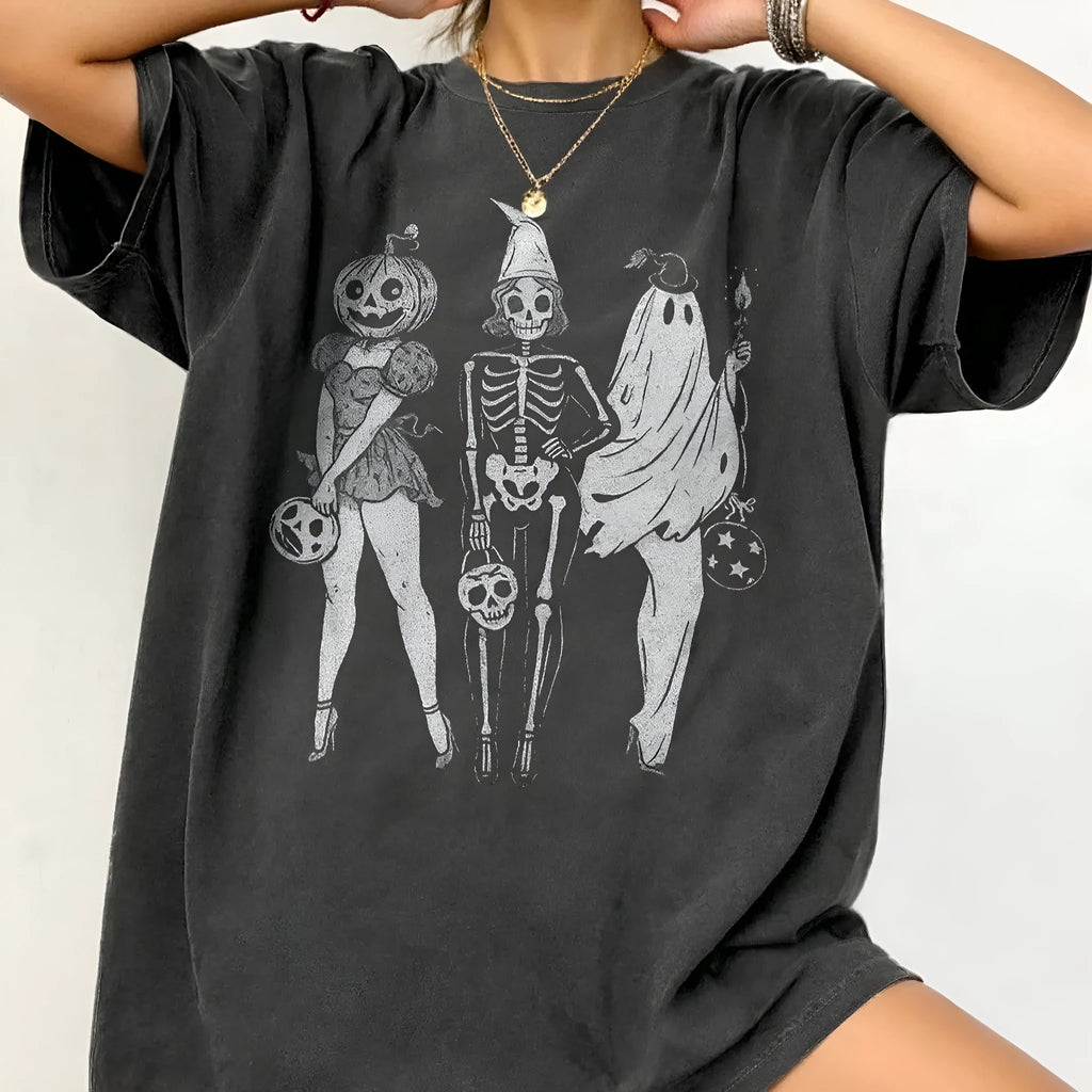 Loose cotton summer t-shirt in black with round neck and short sleeves