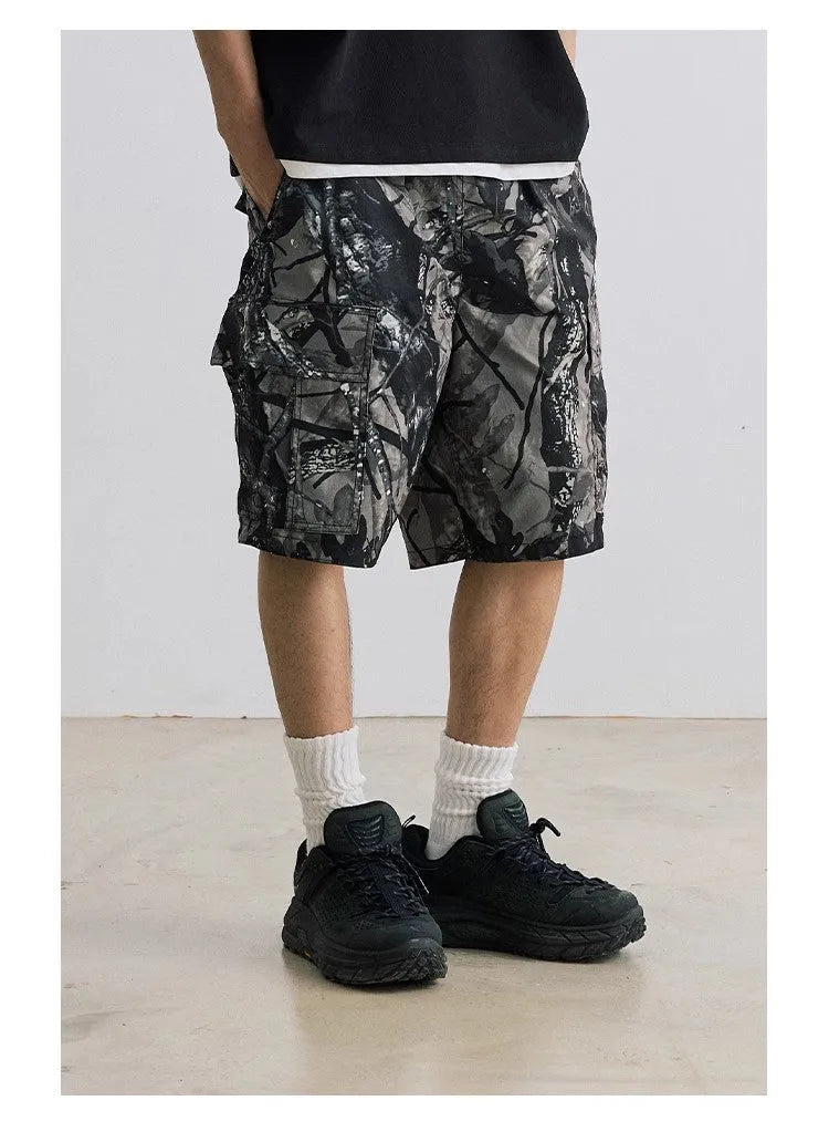 Loose straight-leg denim shorts with micro-elastic waistband in black and army green colour options