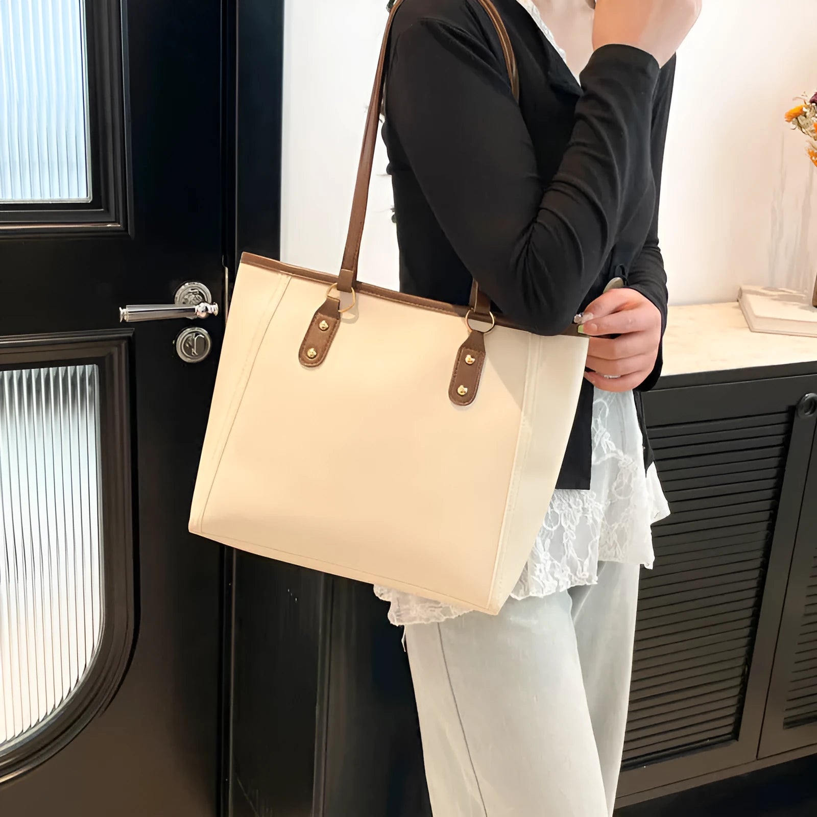 Korean style shoulder underarm bag in PU leather with sandwich pocket design, horizontal square shape