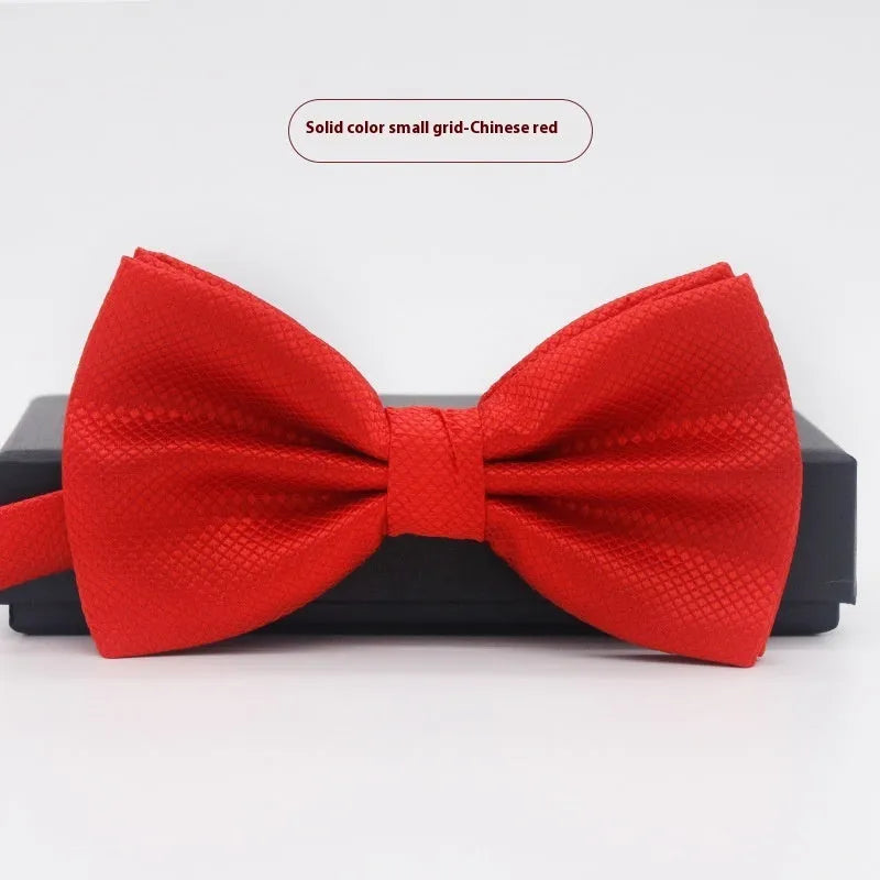 Flat head style bow tie in small plaid pattern measuring 12x6cm for formal wedding and business wear