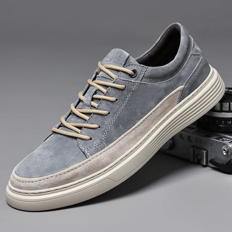 Men's grey pigskin leather skate shoes with rubber sole and lace-up closure