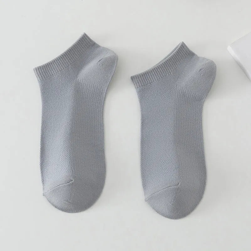 Solid colour polyester boat socks for men in low-cut athletic style