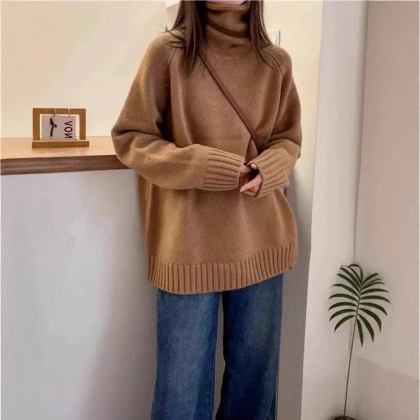 Women's loose turtleneck sweater with thick curling pile collar in mesh fabric