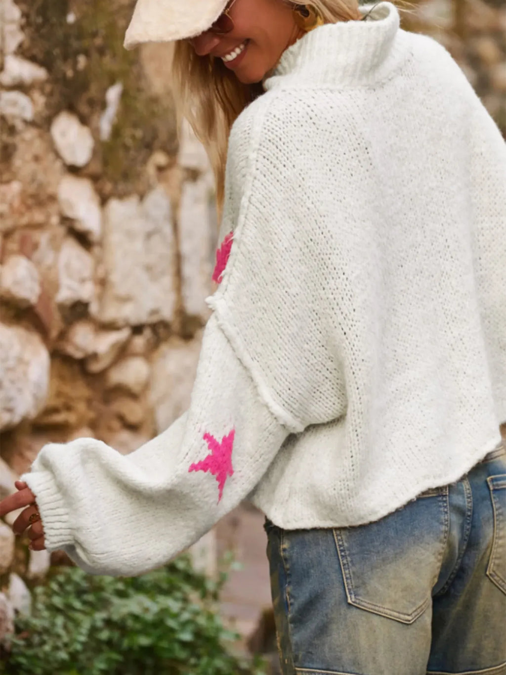 White women's turtleneck pullover with five-pointed star pattern and imitation velvet fabric