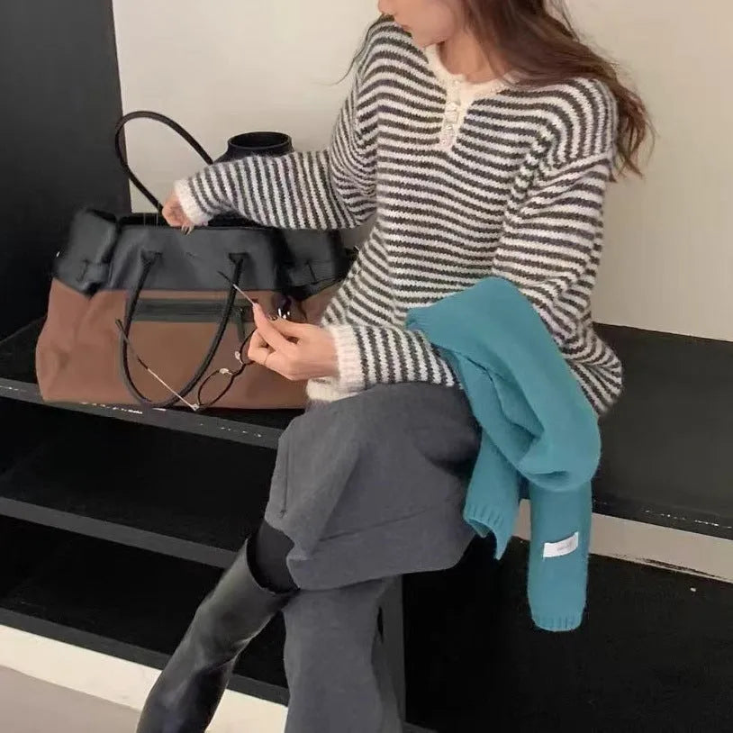 Women's loose striped cashmere sweater in red colour with long sleeves and plaid pattern