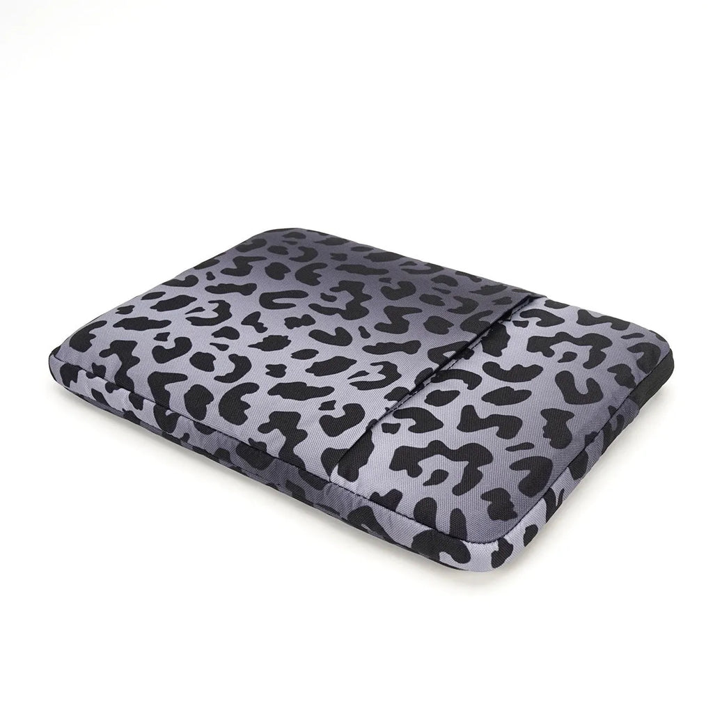 Leopard print laptop sleeve with anti-shock flannel lining for 13-inch to 16-inch laptops