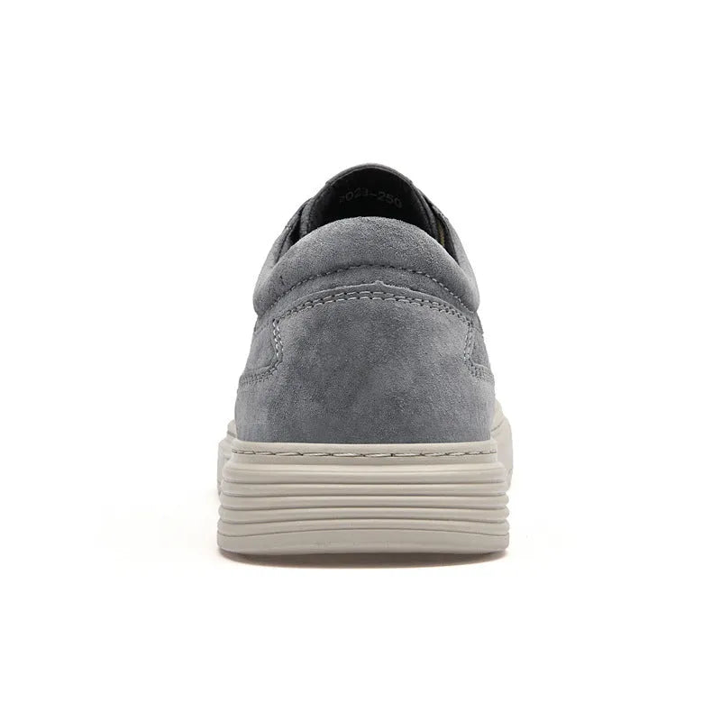Men's grey pigskin leather skate shoes with rubber sole and lace-up closure