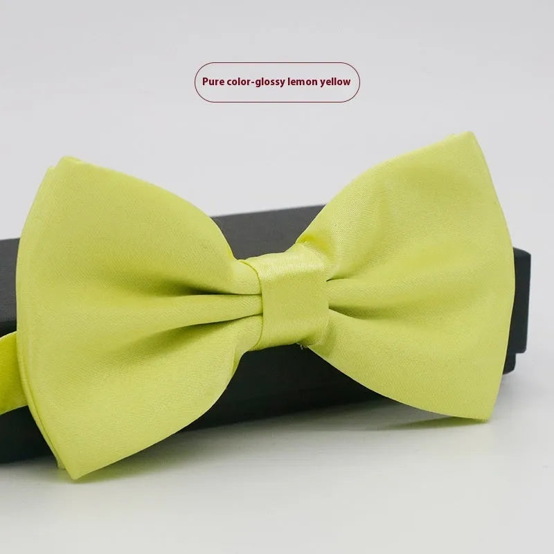 Flat head style bow tie in small plaid pattern measuring 12x6cm for formal wedding and business wear