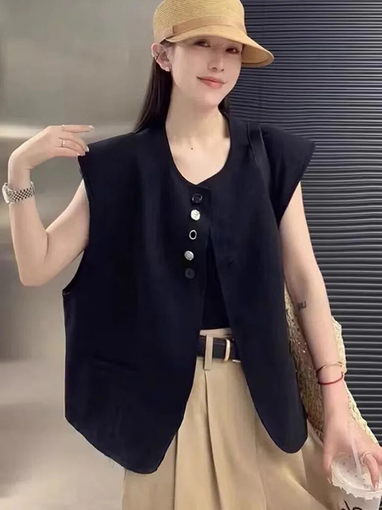 Women's loose fit short vest with pocket in black or milky white
