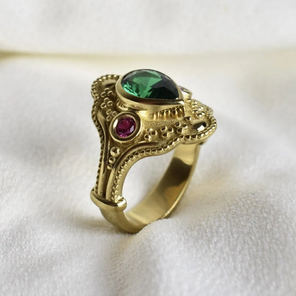 Women's geometric gold-plated ring in golden lvzuan colour showing angular design details