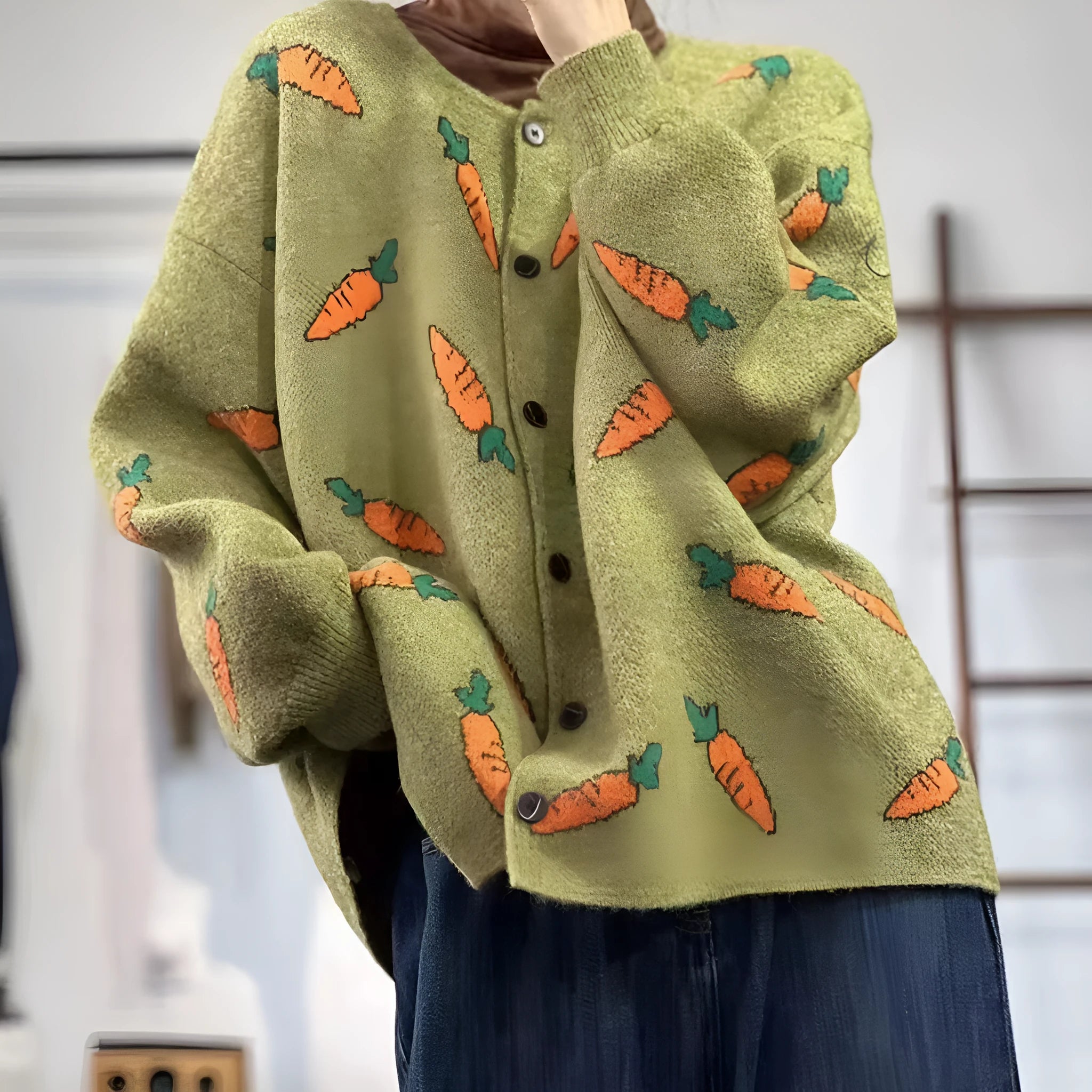 Women's loose fit cardigan with Mori artistic printing in colour contrast design
