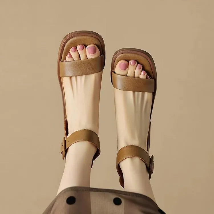 Women's retro ankle-strap platform high heels in white or khaki colour