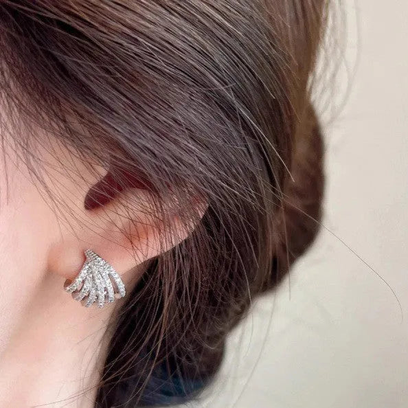 Geometric zircon earrings with platinum electroplating and line design