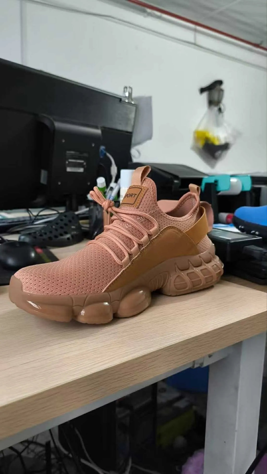 Student running sneakers with TPU upper and mesh lining, front lace-up, flat heel, round toe