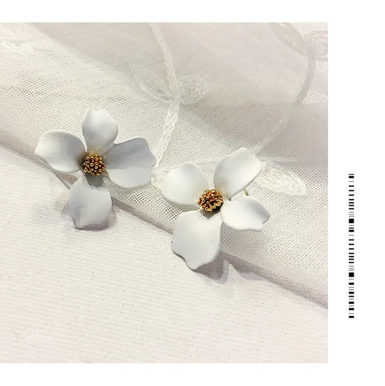 Women's flower stud earrings in electroplated alloy with pink or white colour options