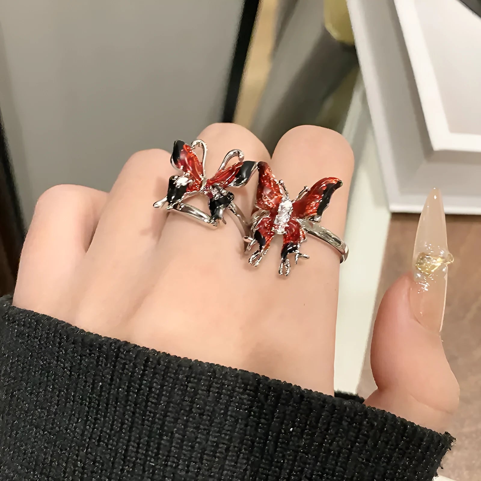 Women's adjustable copper ring with creative Chinese butterfly design and split ring mechanism
