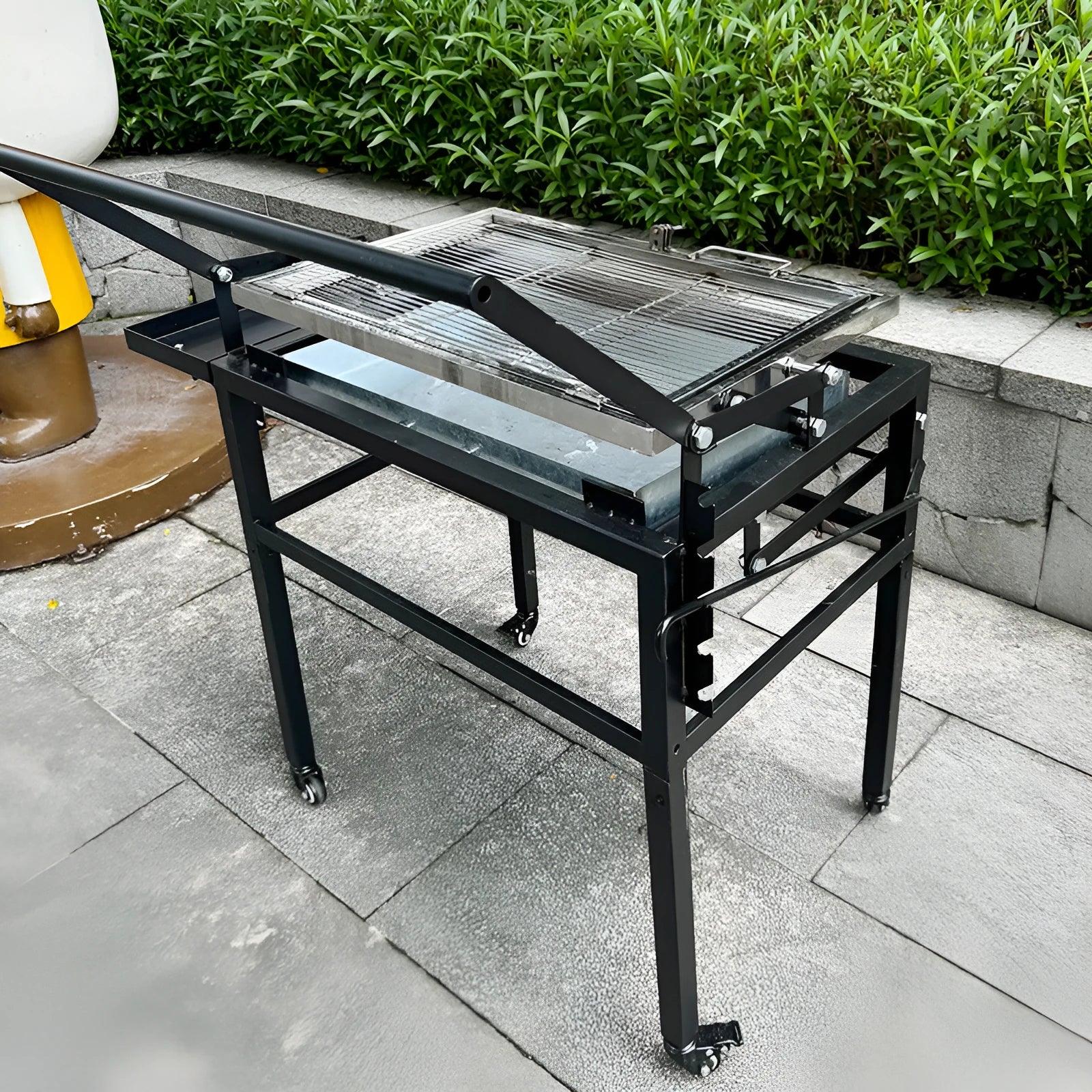 Large foldable L size portable charcoal barbecue grill for outdoor use