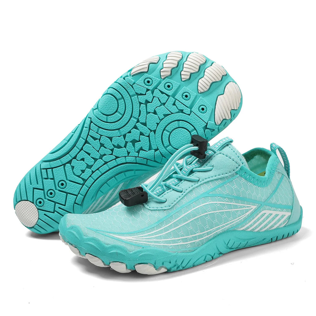 Children's quick-dry wading shoes in black with non-slip rubber soles and elastic band closure
