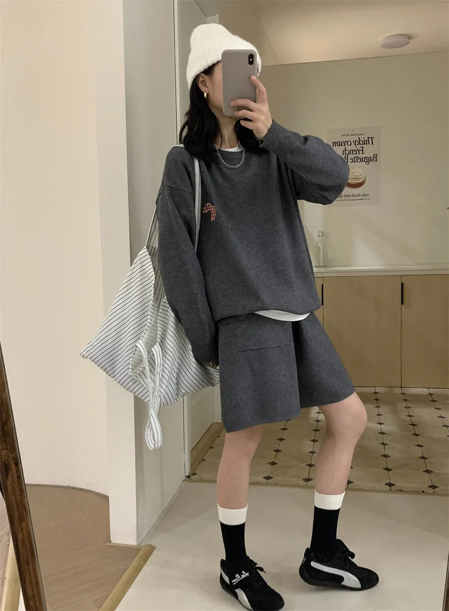 Women's casual knitted sweater shorts suit with animal embroidery in milk blue, Japanese Korean style two-piece set