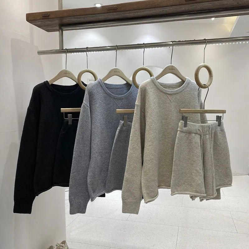 Women's knitted sweater and wide leg shorts two-piece set in neutral colours