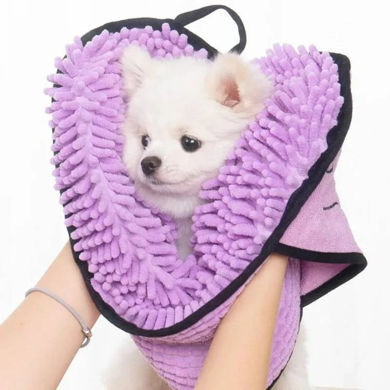 Blue pet bath robe towel for drying dogs and cats, shown with dimensions 62cm by 23cm.
