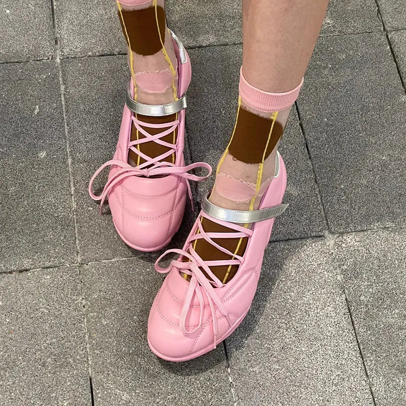 Women's creative lace-up bow sports shoes in four colours with mid heel and round toe design