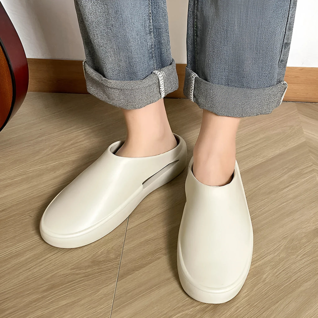 Men's closed-toe non-slip EVA slippers in beige for summer outdoor wear