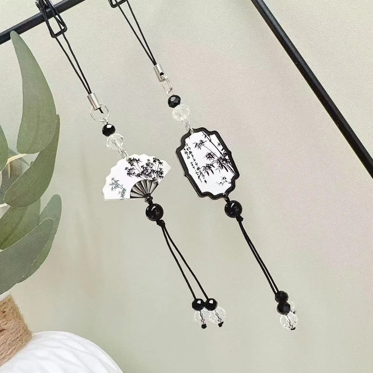 Guofeng Chinese style bead pendant keychain with plants and flowers pattern.