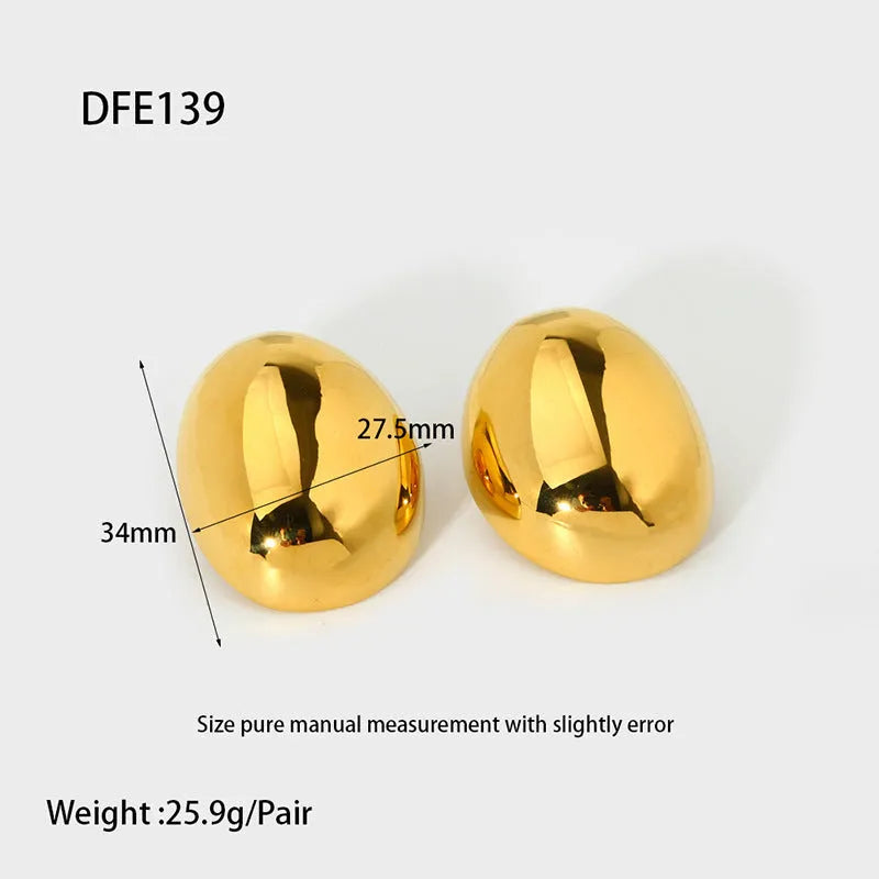A pair of geometric stainless steel ear studs with a glazed electroplated finish in colour DFE139.