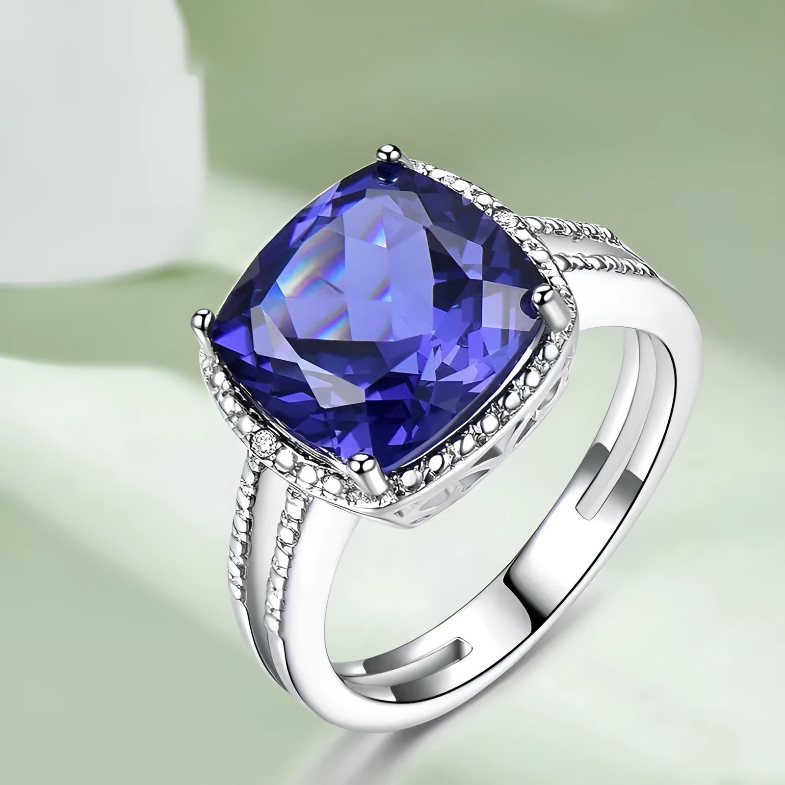 Women's 925 sterling silver ring with blue Tanzanite gemstone centrepiece