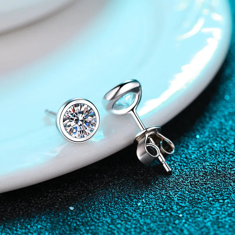 Pair of 925 sterling silver Pt950 gold plated women's earrings with moissanite or zircon stones and geometric design.
