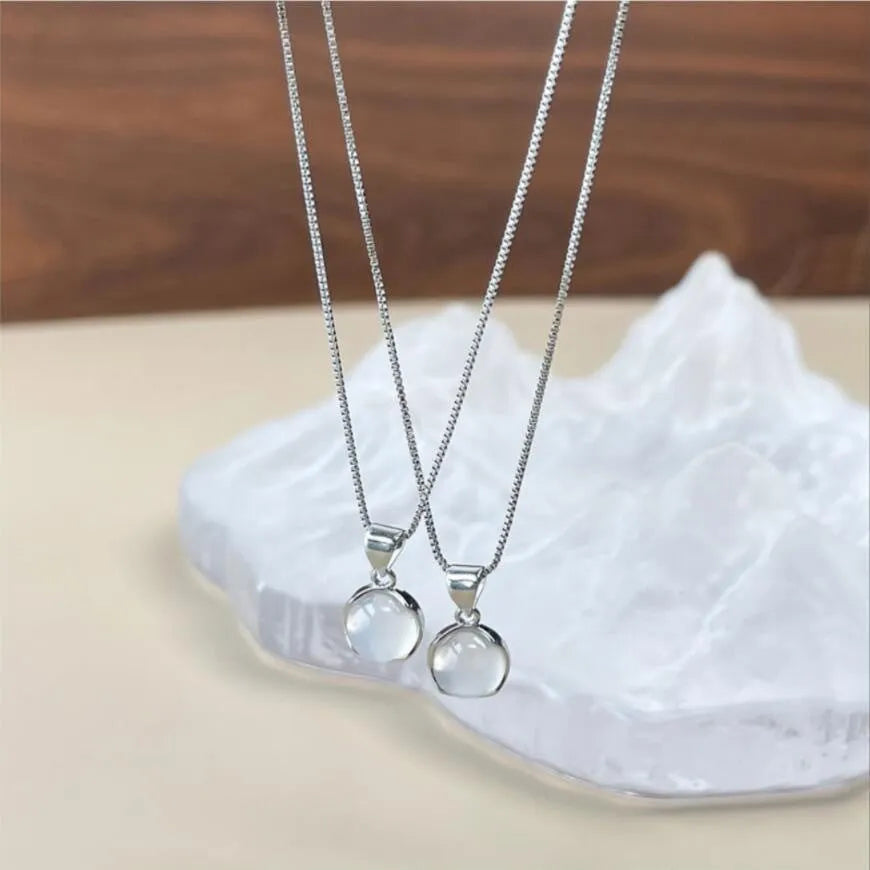 Women's oval pendant necklace with eight-point star artificial crystal on adjustable 21-50cm box chain