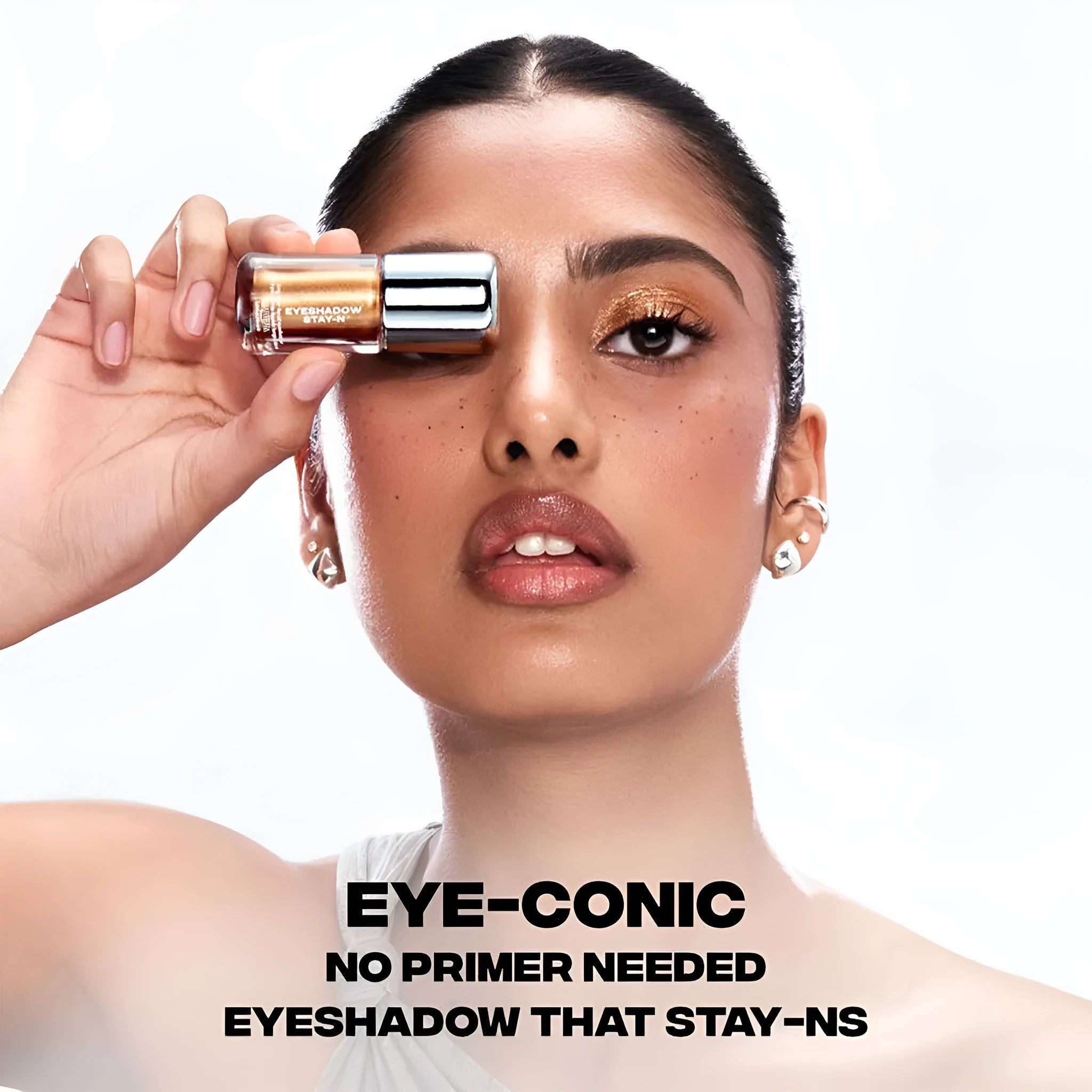 Silky liquid eye shadow bottle in colour classification BN7115-01, festival-style brightening formula.