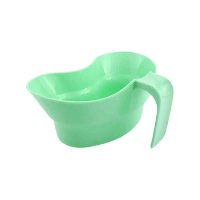 Green plastic nursing gargle cup with soft silicone spout for bedridden elderly oral care