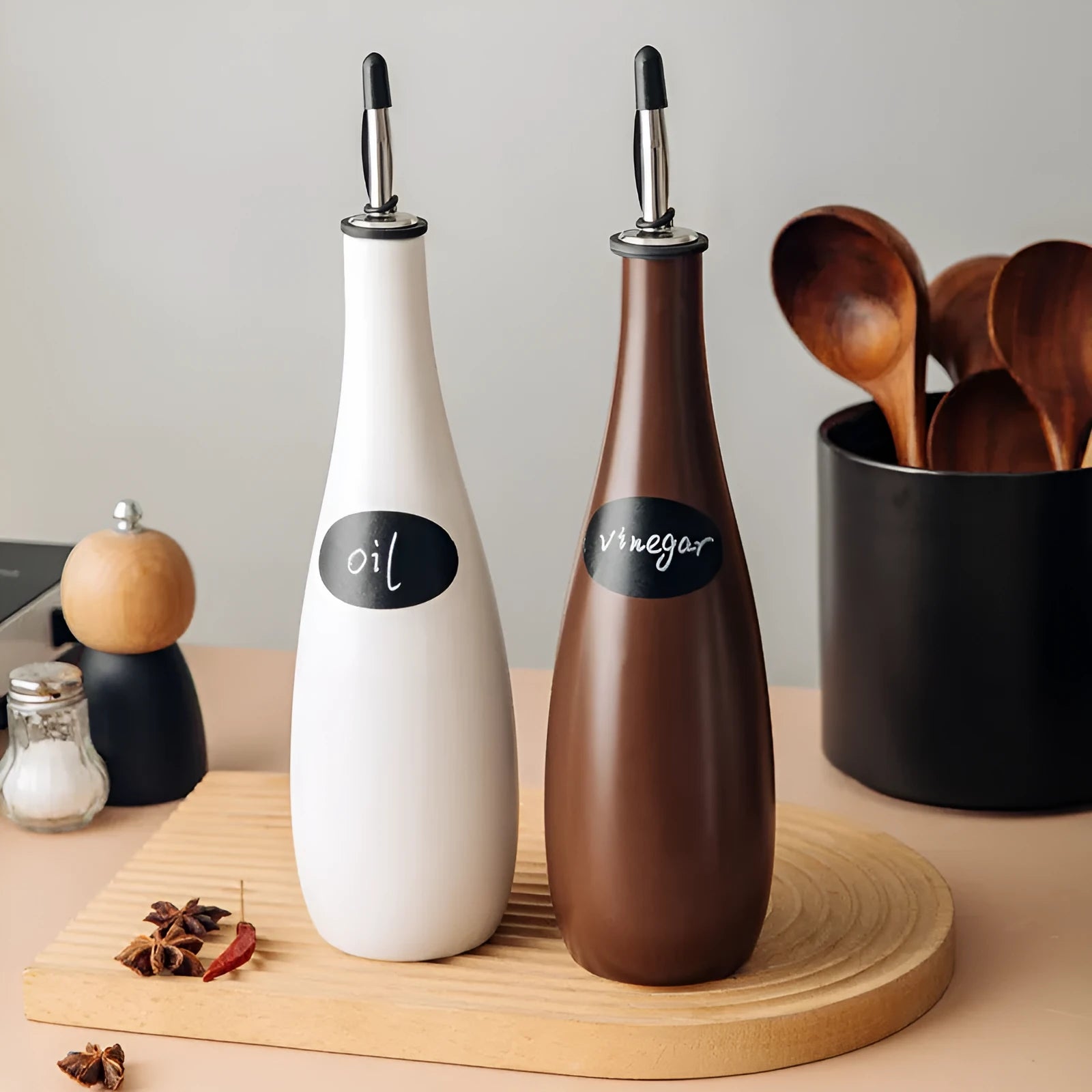 Ceramic oil pot with 650ml funnel and brush in black, coffee or white colour