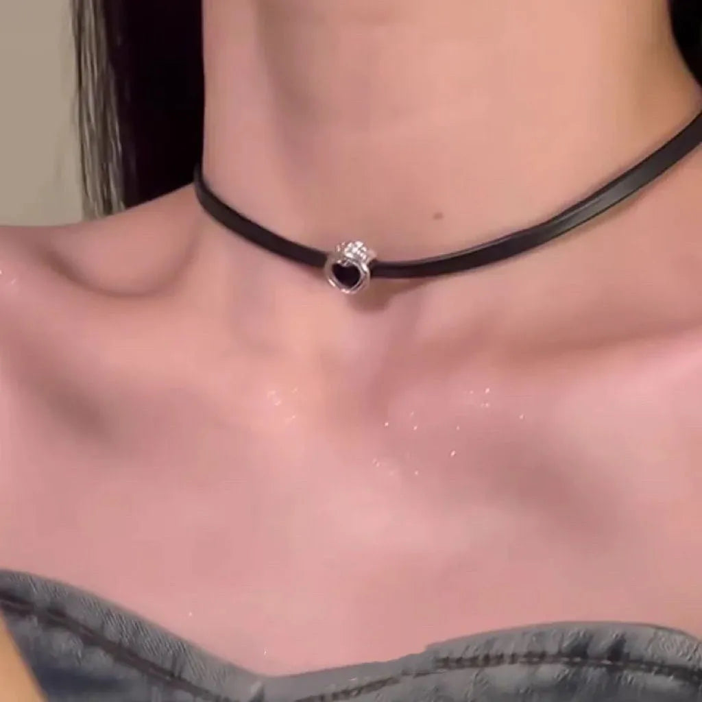 Women's adjustable heart necklace with leather layers and alloy pendant on 41-50cm chain