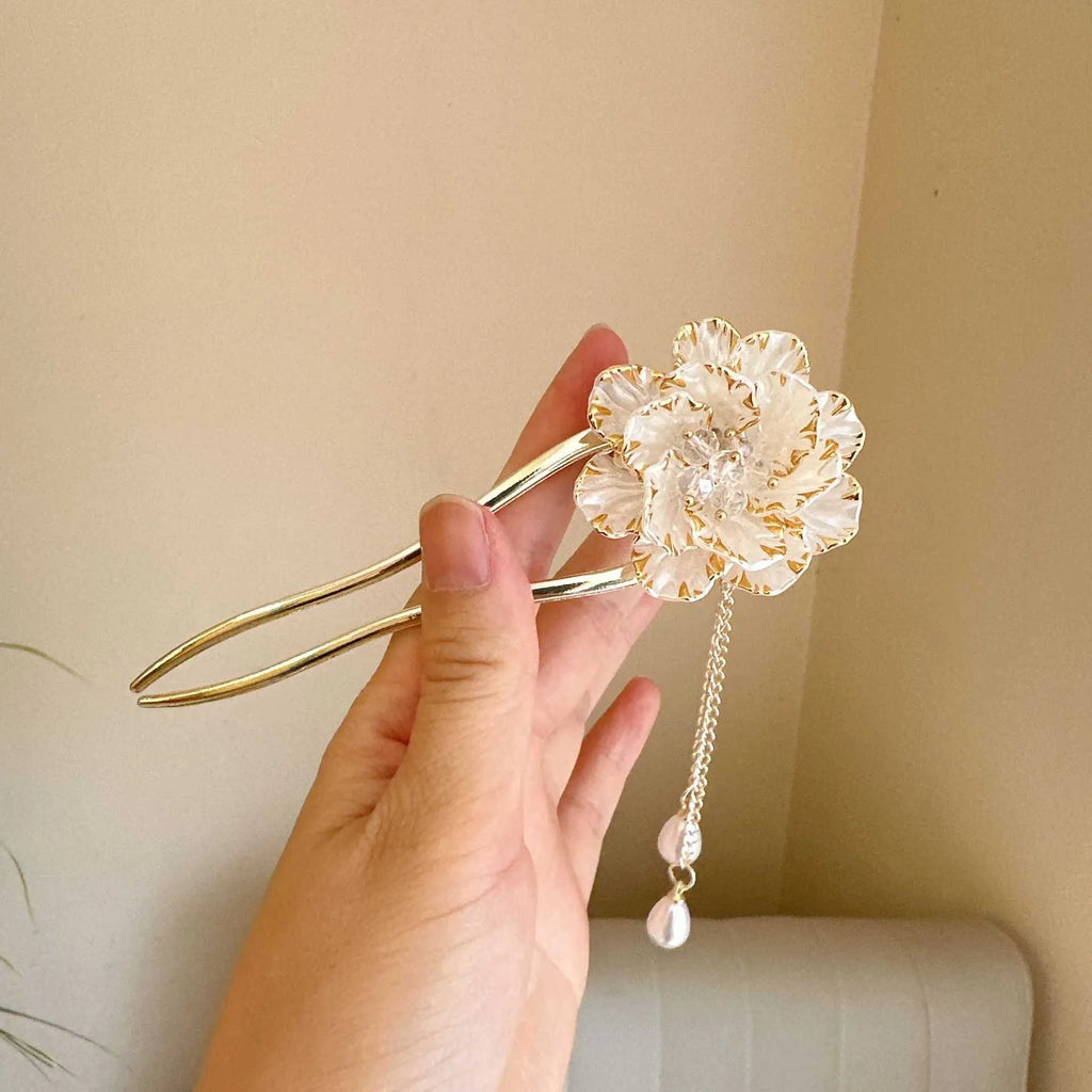 Retro-style U-shaped hairpin with a purple peony flower tassel decoration on an alloy barrette.