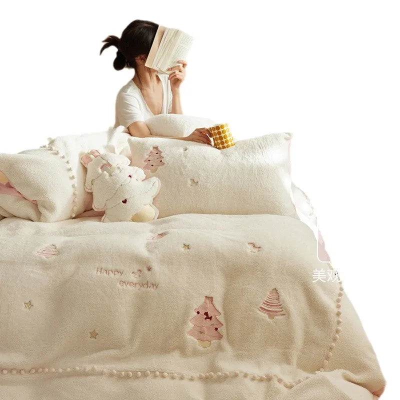 Winter milk fibre four-piece bedding set with green Christmas tree pattern on quilt cover and pillowcases