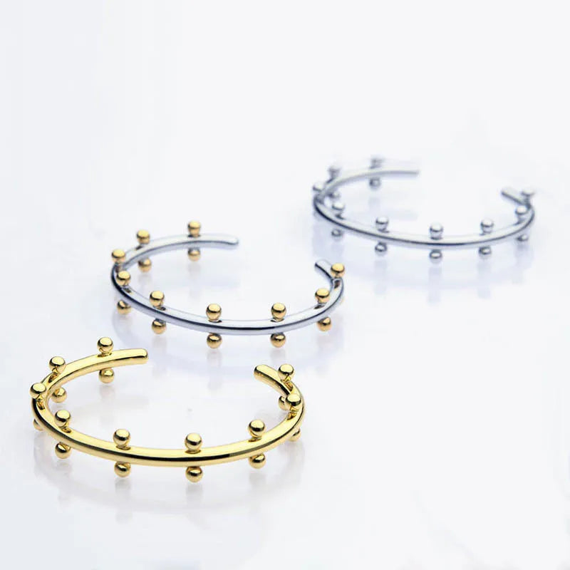 C-shaped stainless steel bean bead bracelet with personality texture rivet design and alloy clasp