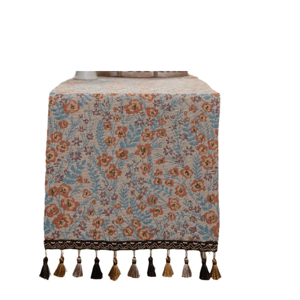 American-style long tassel table runner with jacquard floral pattern on table decoration