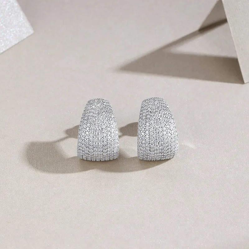 Geometric S925 sterling silver commuter earrings with d-e colour moissanite stones
