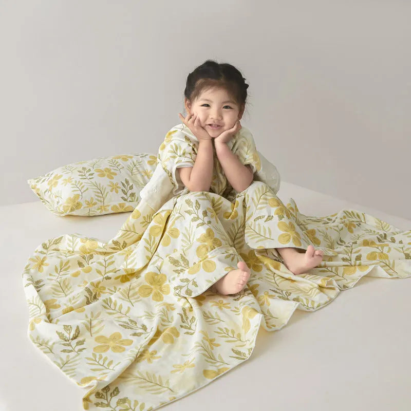 Anti-kick summer blanket in polyester with antimicrobial filling showing colour pattern options