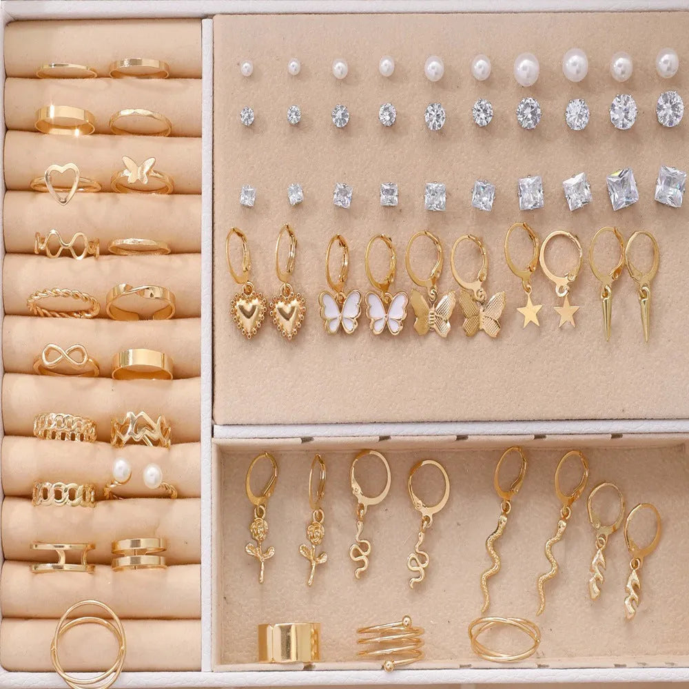 108 geometric drop earrings with round pearls in electroplated gold and yellow finish