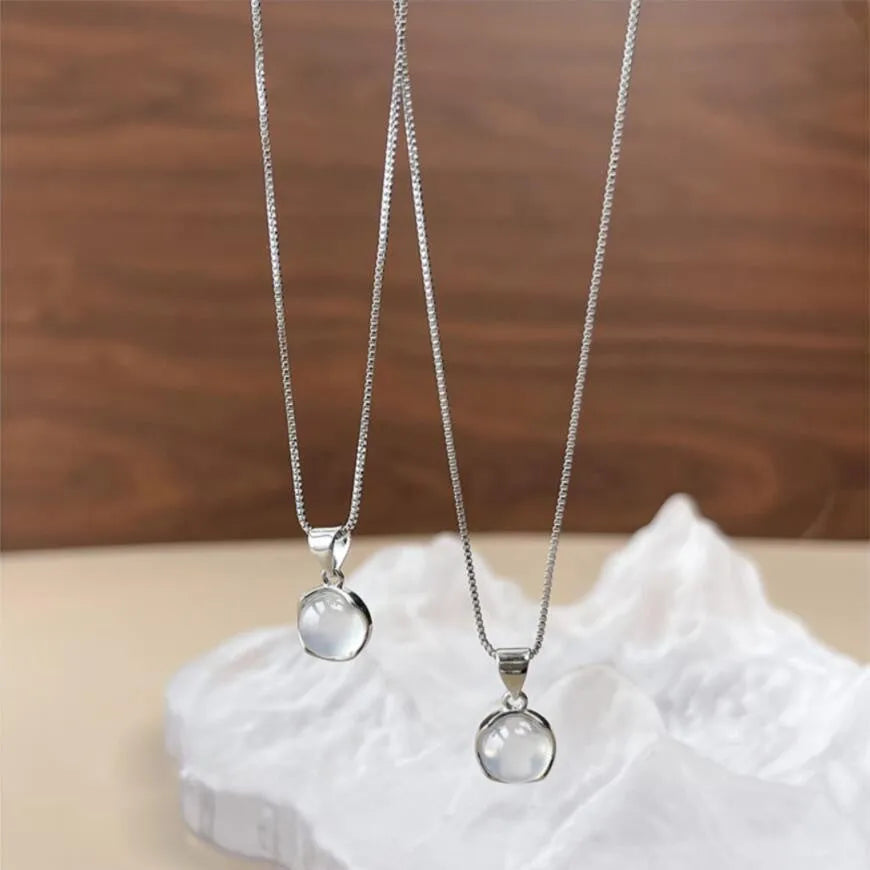 Women's oval pendant necklace with eight-point star artificial crystal on adjustable 21-50cm box chain