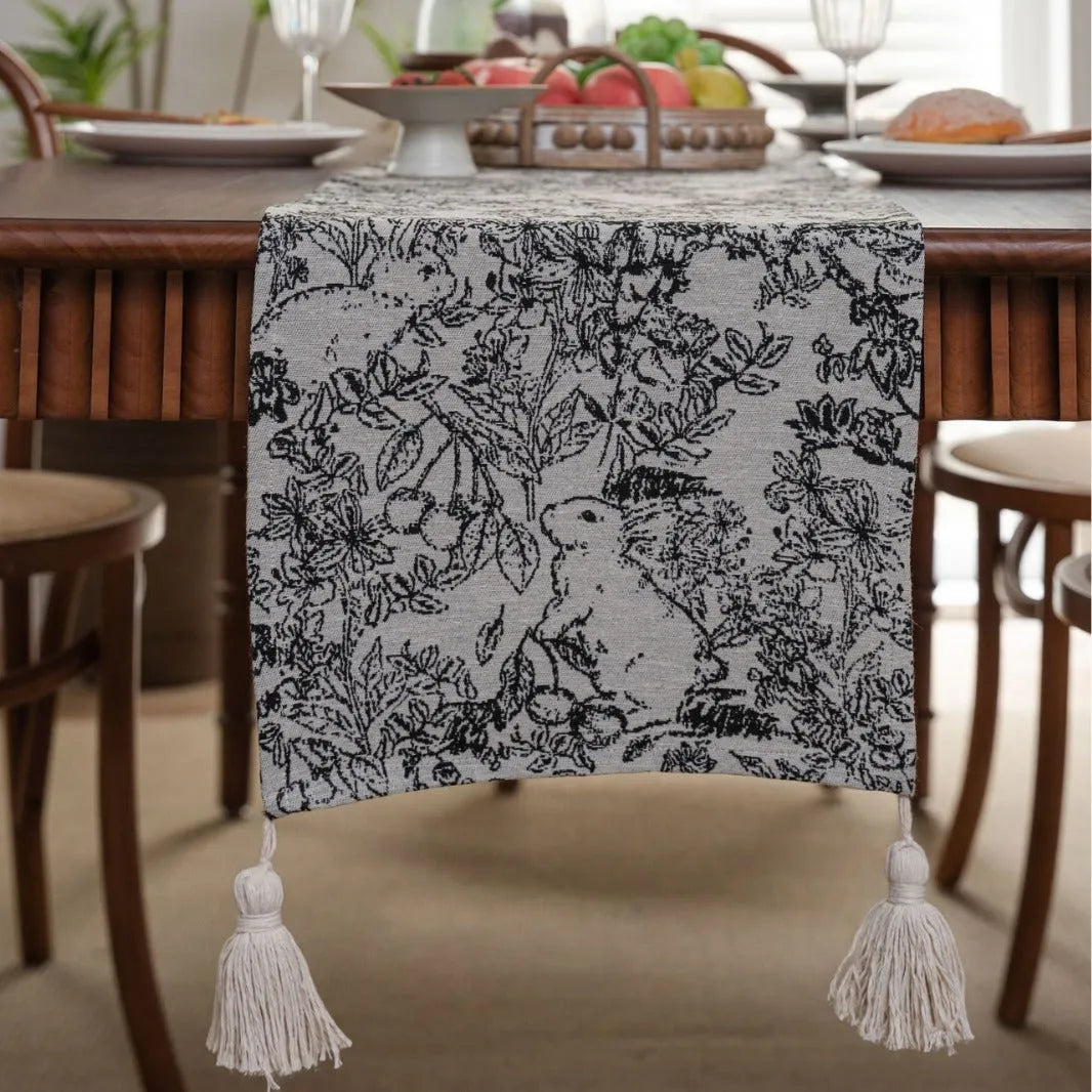 American-style long tassel table runner with jacquard floral pattern on table decoration
